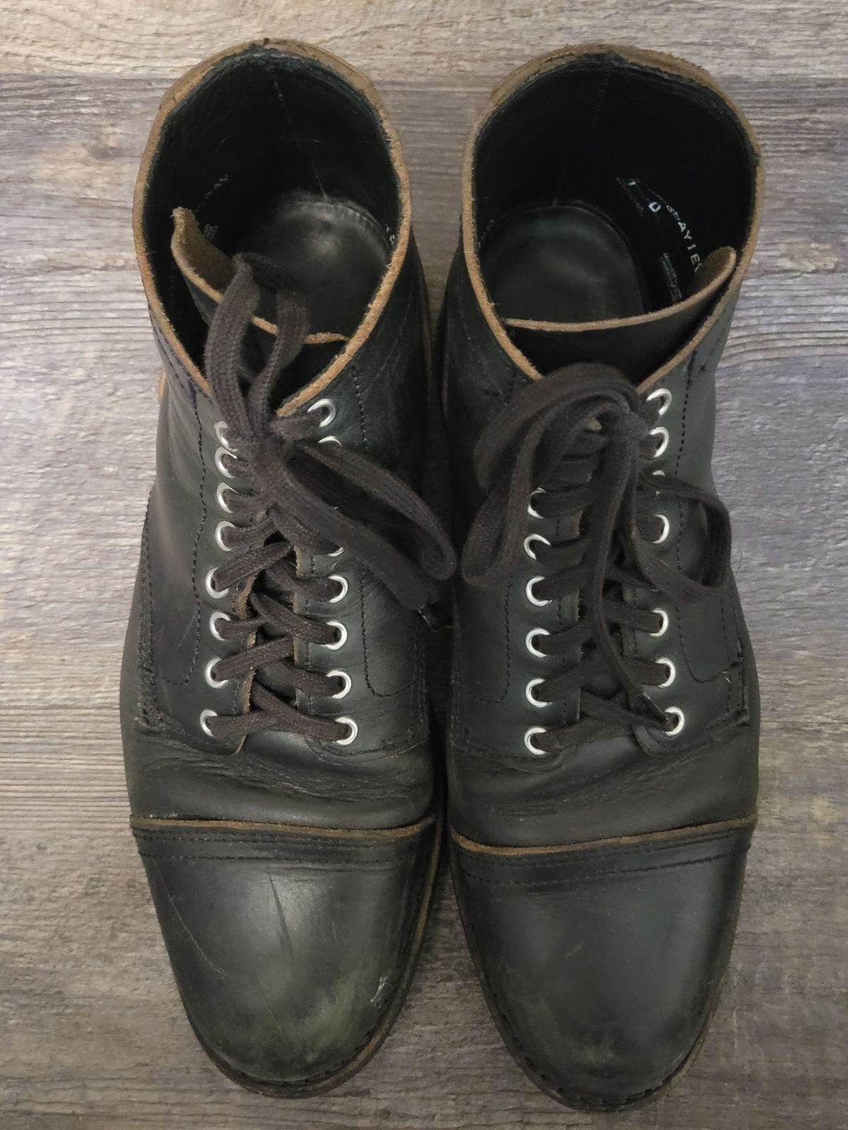 Photo by cherninHVAC on March 5, 2023 of the Thursday Vanguard in Horween Indigo Chromexcel.