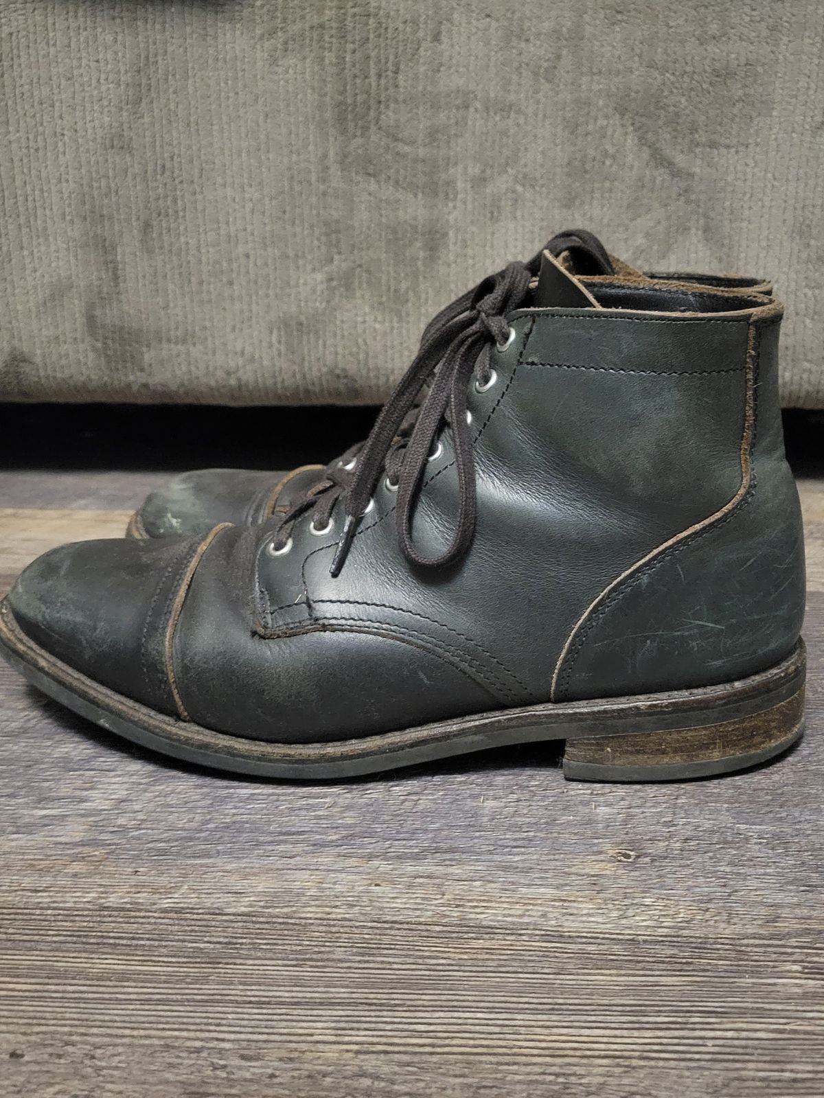 Photo by cherninHVAC on March 5, 2023 of the Thursday Vanguard in Horween Indigo Chromexcel.