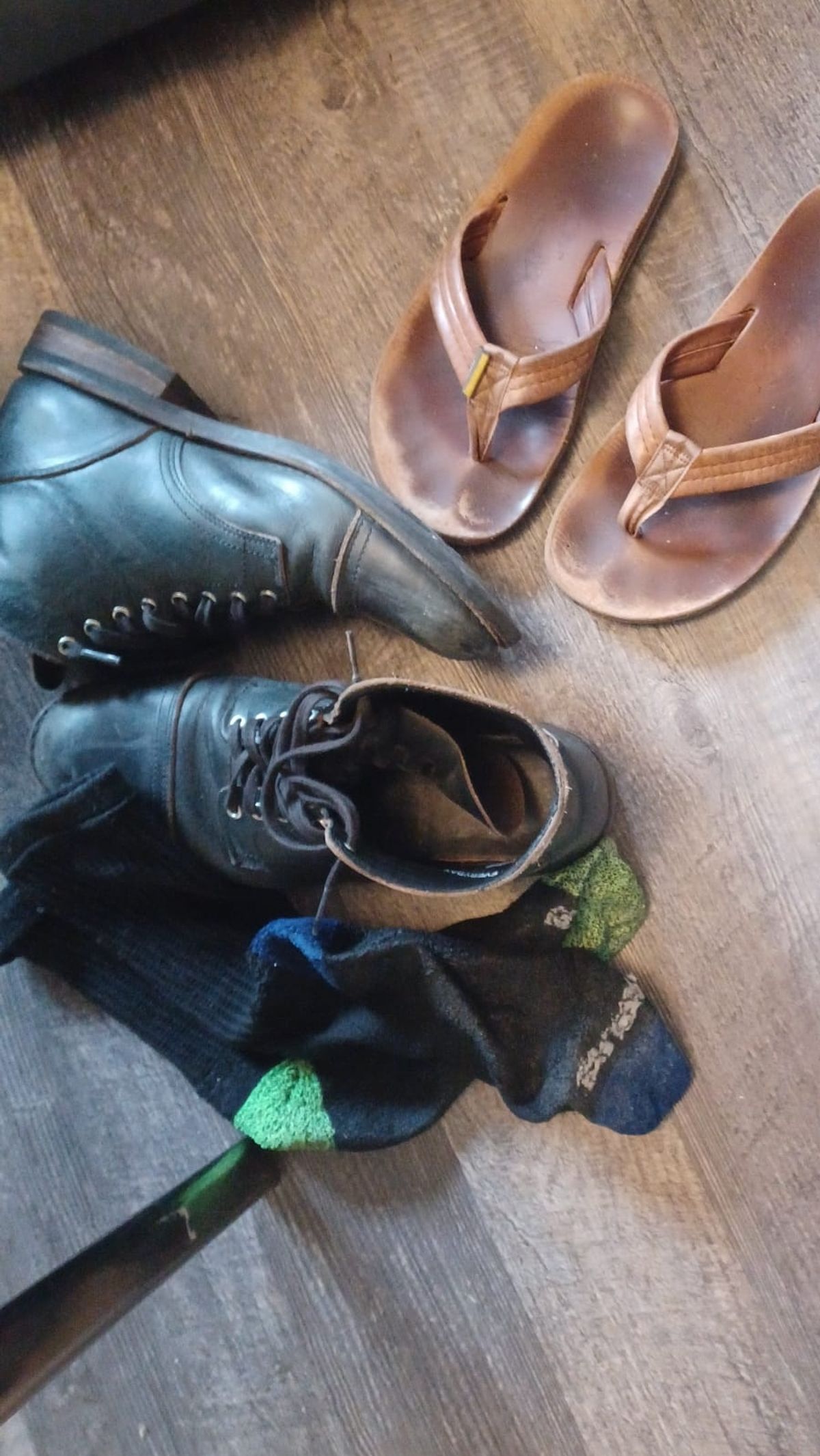 Photo by cherninHVAC on March 13, 2023 of the Thursday Vanguard in Horween Indigo Chromexcel.
