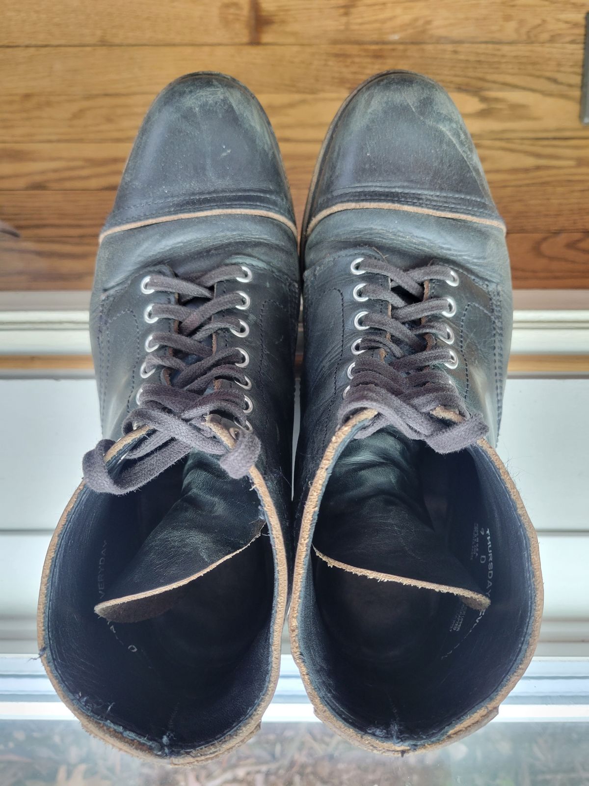 Photo by cherninHVAC on April 5, 2023 of the Thursday Vanguard in Horween Indigo Chromexcel.