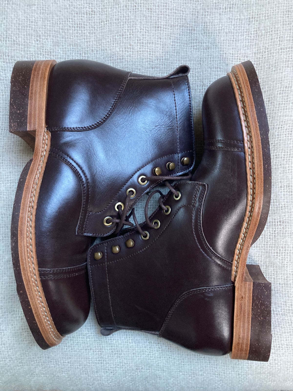 Photo by therattle on October 1, 2022 of the Jakkrabbits Field Boots in Indonesian Dark Brown Pull Up.
