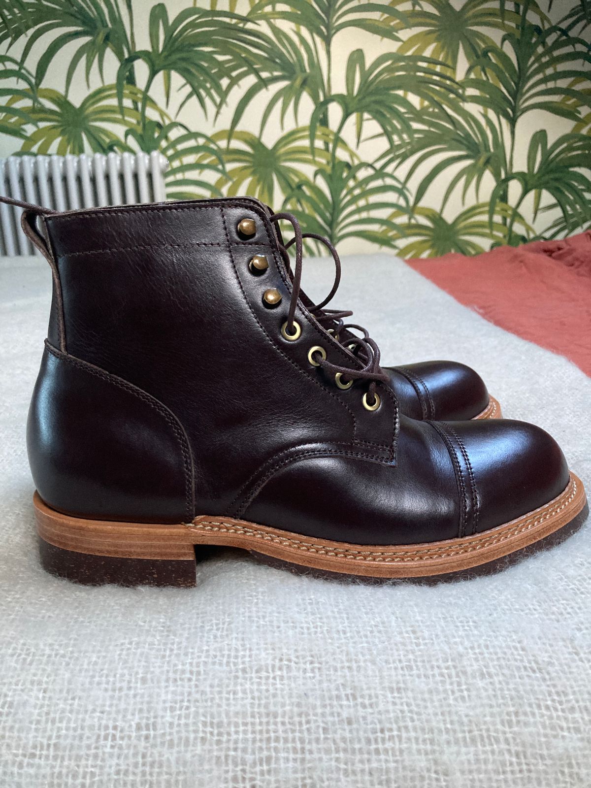 Photo by therattle on October 1, 2022 of the Jakkrabbits Field Boots in Indonesian Dark Brown Pull Up.