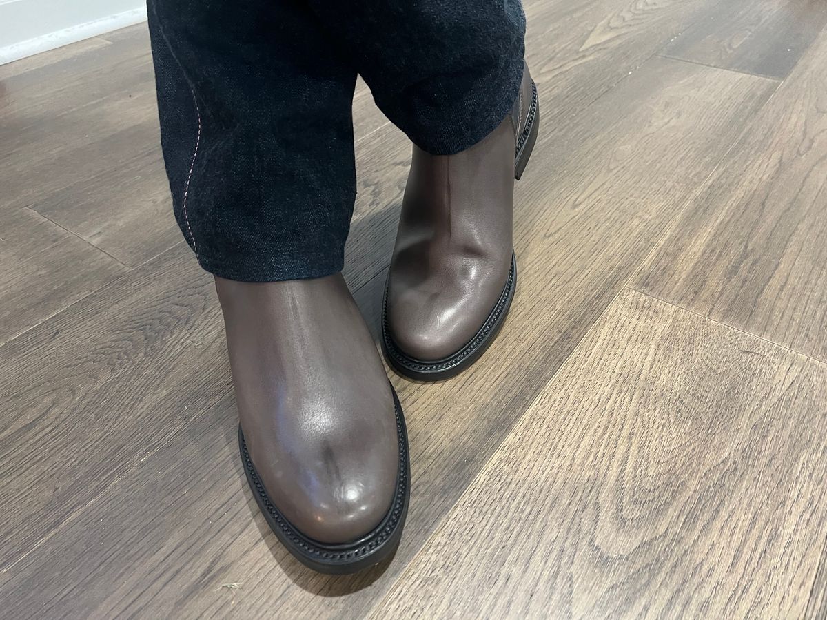 Photo by sixstringsmash on November 3, 2023 of the Viberg Chelsea in C.F. Stead Winter Smoke Classic Calf.