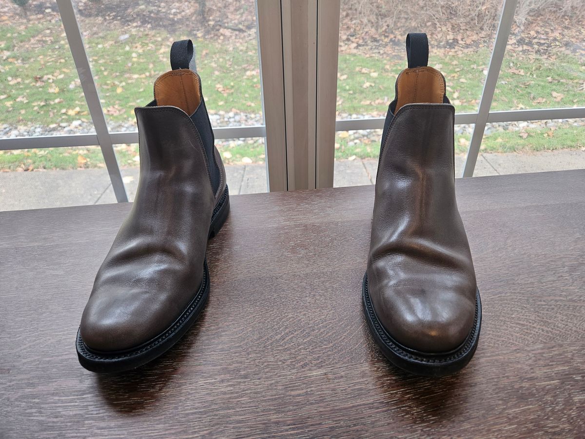 Photo by sixstringsmash on December 4, 2023 of the Viberg Chelsea in C.F. Stead Winter Smoke Classic Calf.