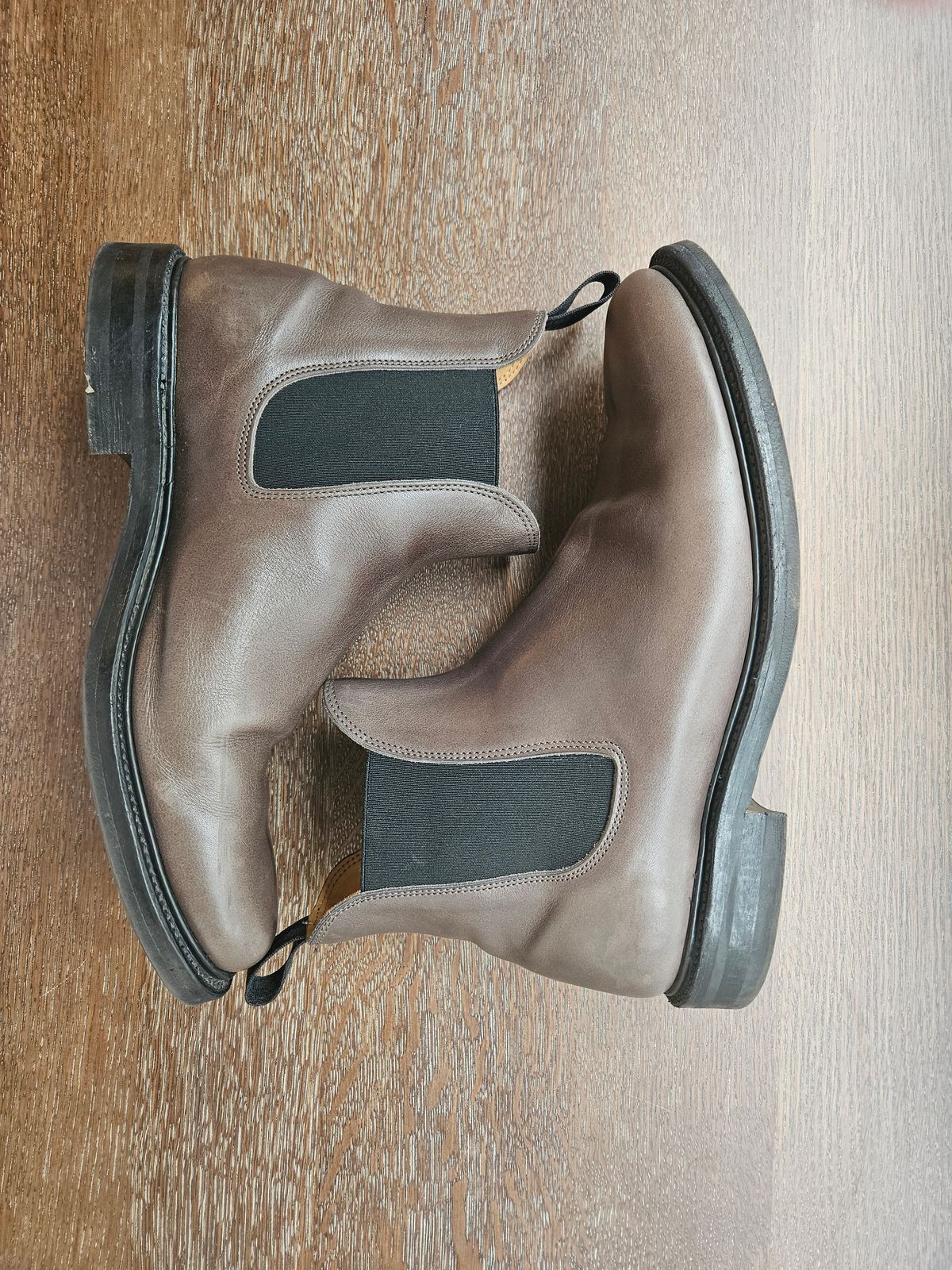Photo by sixstringsmash on December 4, 2023 of the Viberg Chelsea in C.F. Stead Winter Smoke Classic Calf.