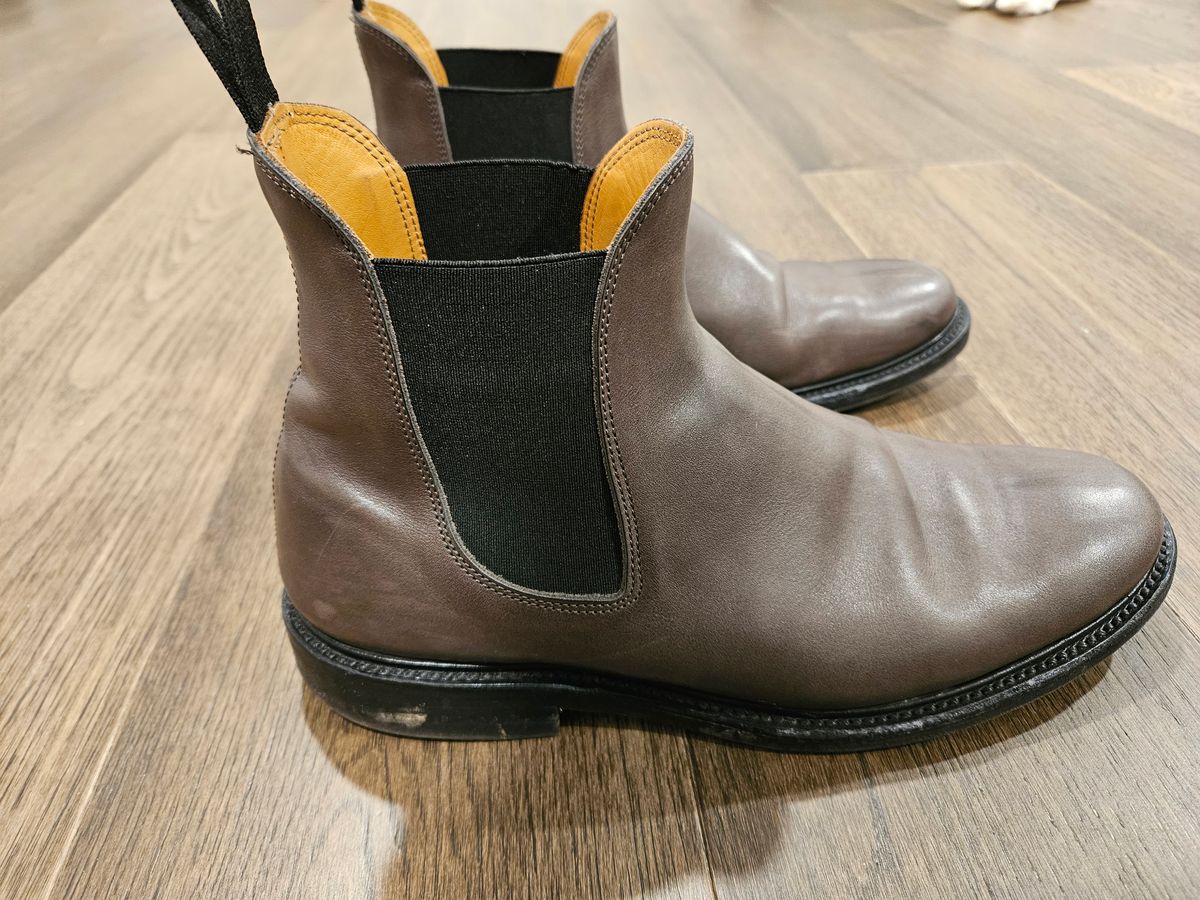 Photo by sixstringsmash on January 5, 2024 of the Viberg Chelsea in C.F. Stead Winter Smoke Classic Calf.
