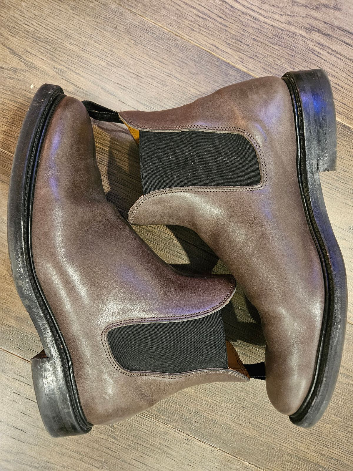 Photo by sixstringsmash on January 5, 2024 of the Viberg Chelsea in C.F. Stead Winter Smoke Classic Calf.