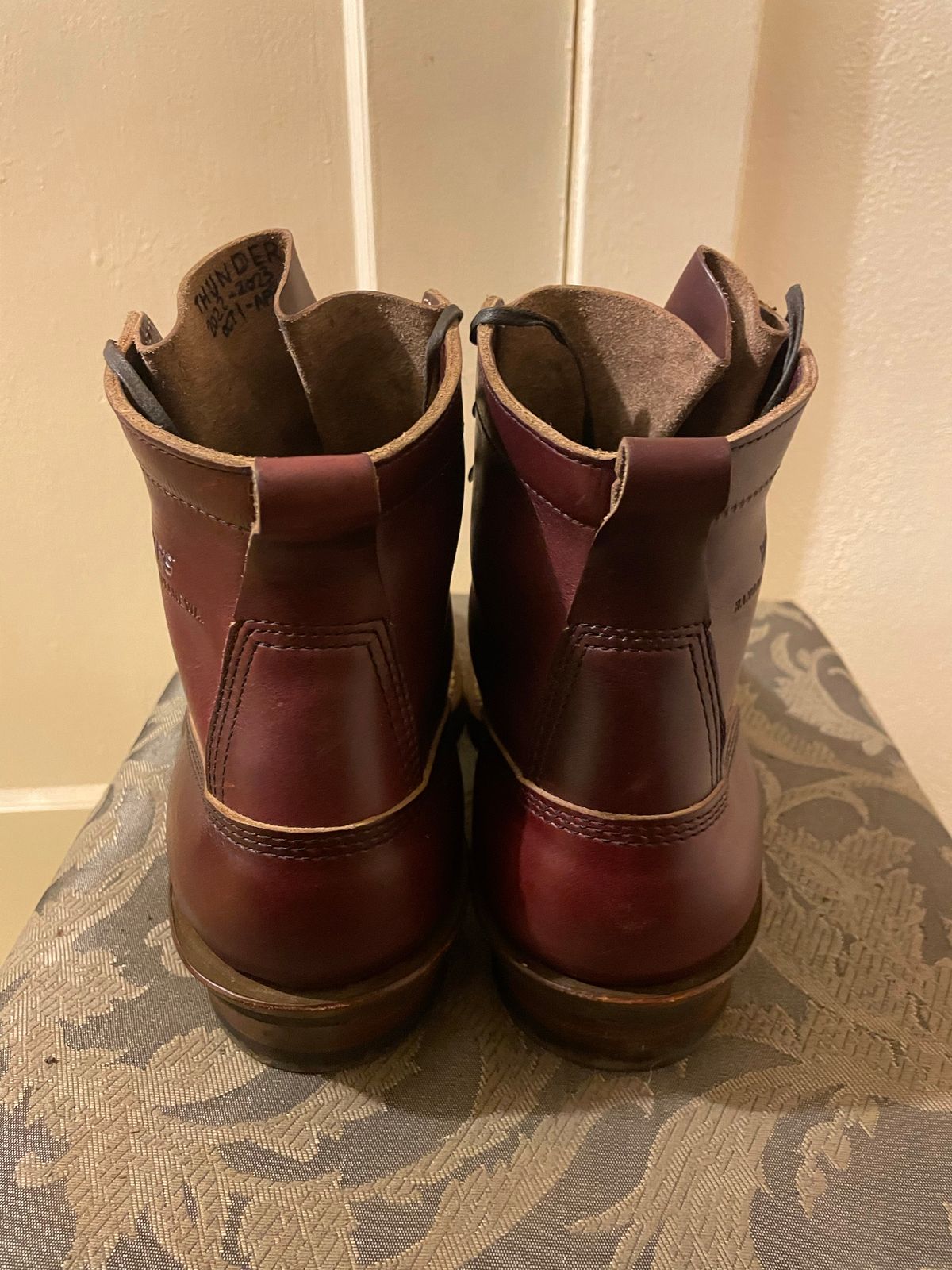 Photo by Willthebootguy on October 1, 2022 of the White's 350 Cruiser in Horween Burgundy Chromexcel.
