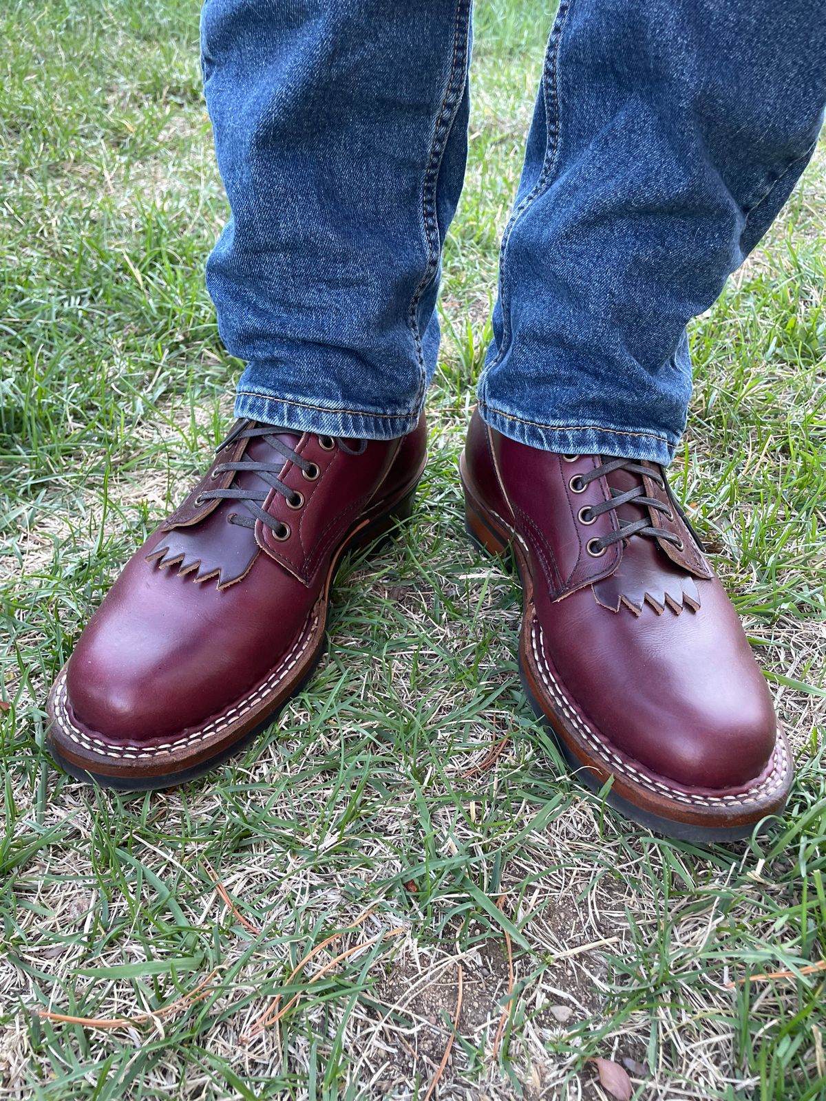 Photo by Willthebootguy on October 1, 2022 of the White's 350 Cruiser in Horween Burgundy Chromexcel.