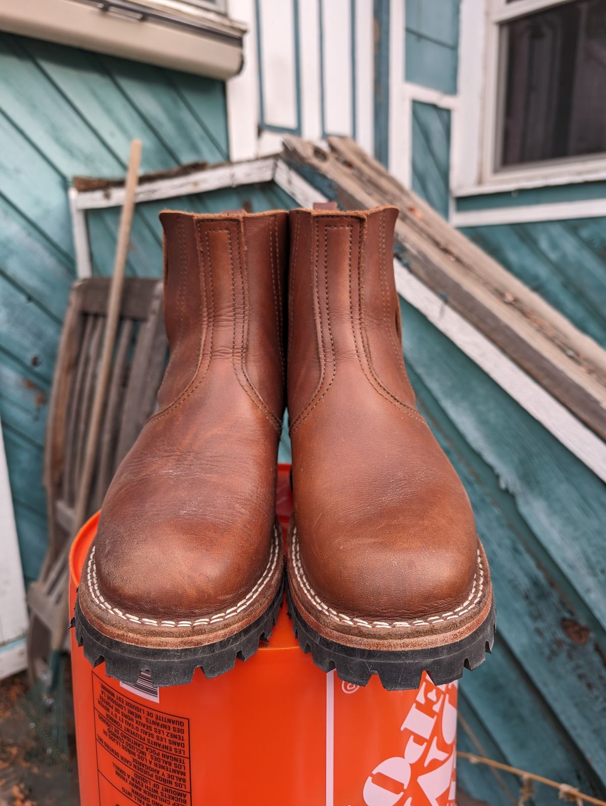 Photo by ninjagin on December 1, 2023 of the Nicks Work Chelsea in Seidel 1964 Brown.