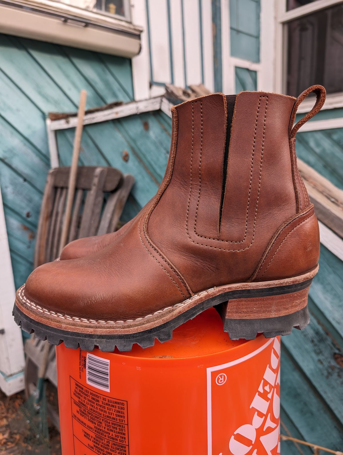 Photo by ninjagin on December 1, 2023 of the Nicks Work Chelsea in Seidel 1964 Brown.