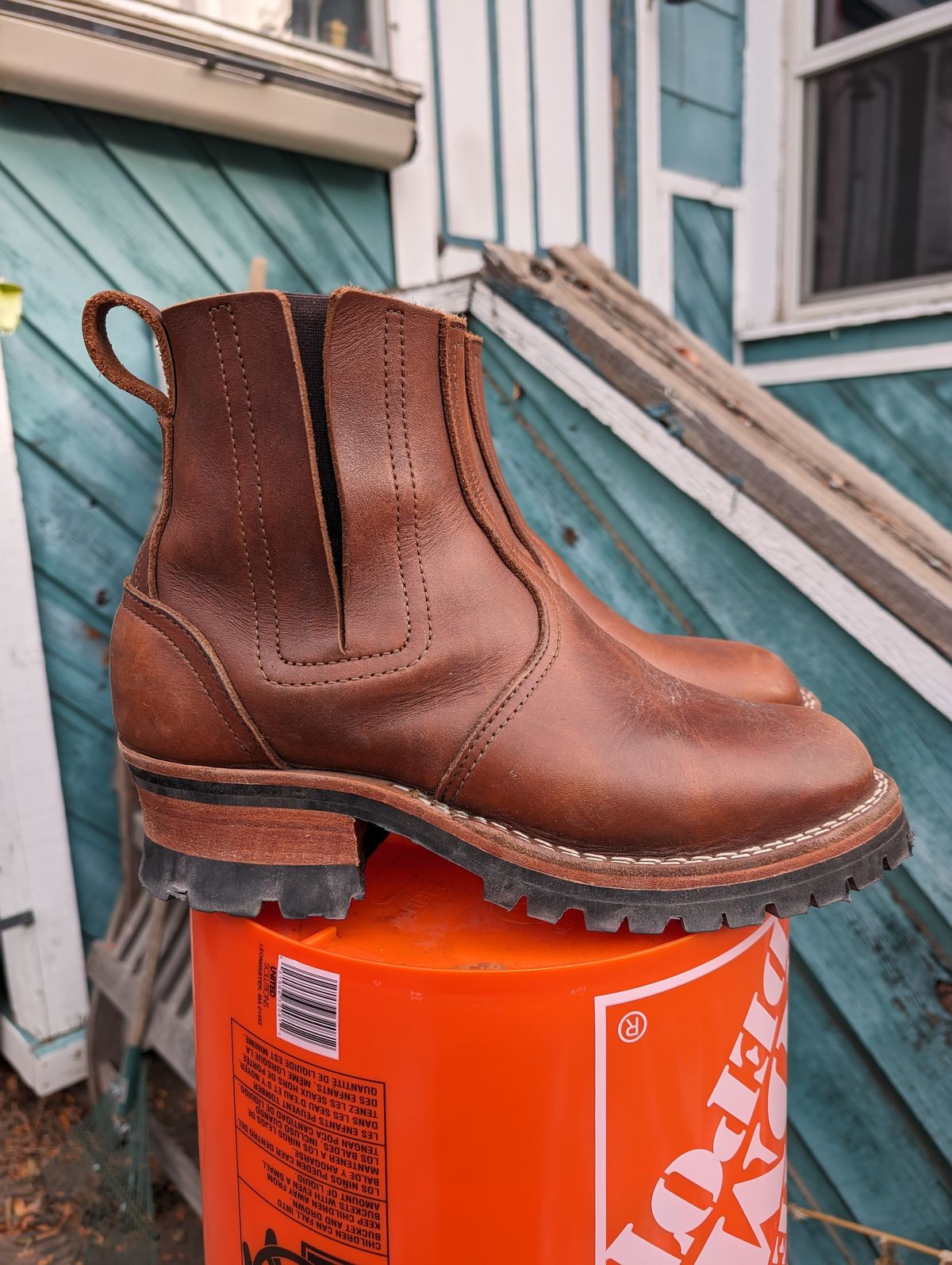 Photo by ninjagin on December 1, 2023 of the Nicks Work Chelsea in Seidel 1964 Brown.