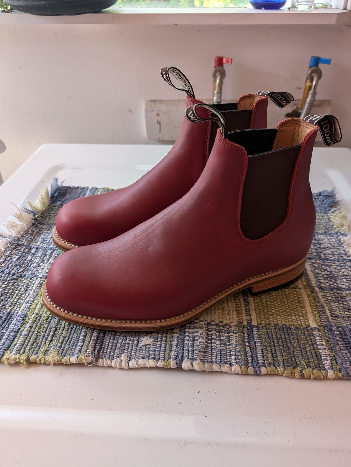 Photo by ninjagin on October 1, 2024 of the Wootten Jack Gusset in Bowden Red.