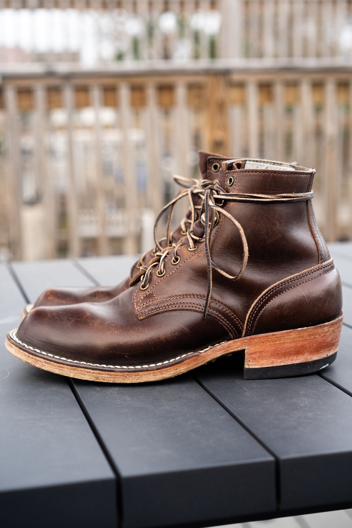 Photo by varnu on December 2, 2022 of the Nicks Robert in Horween Brown Chromexcel.