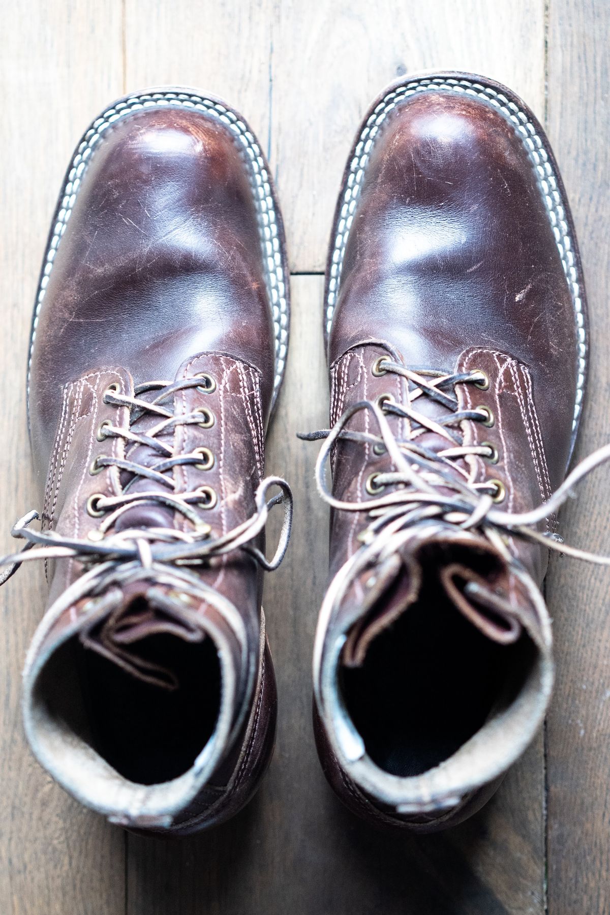 Photo by varnu on December 2, 2022 of the Nicks Robert in Horween Brown Chromexcel.