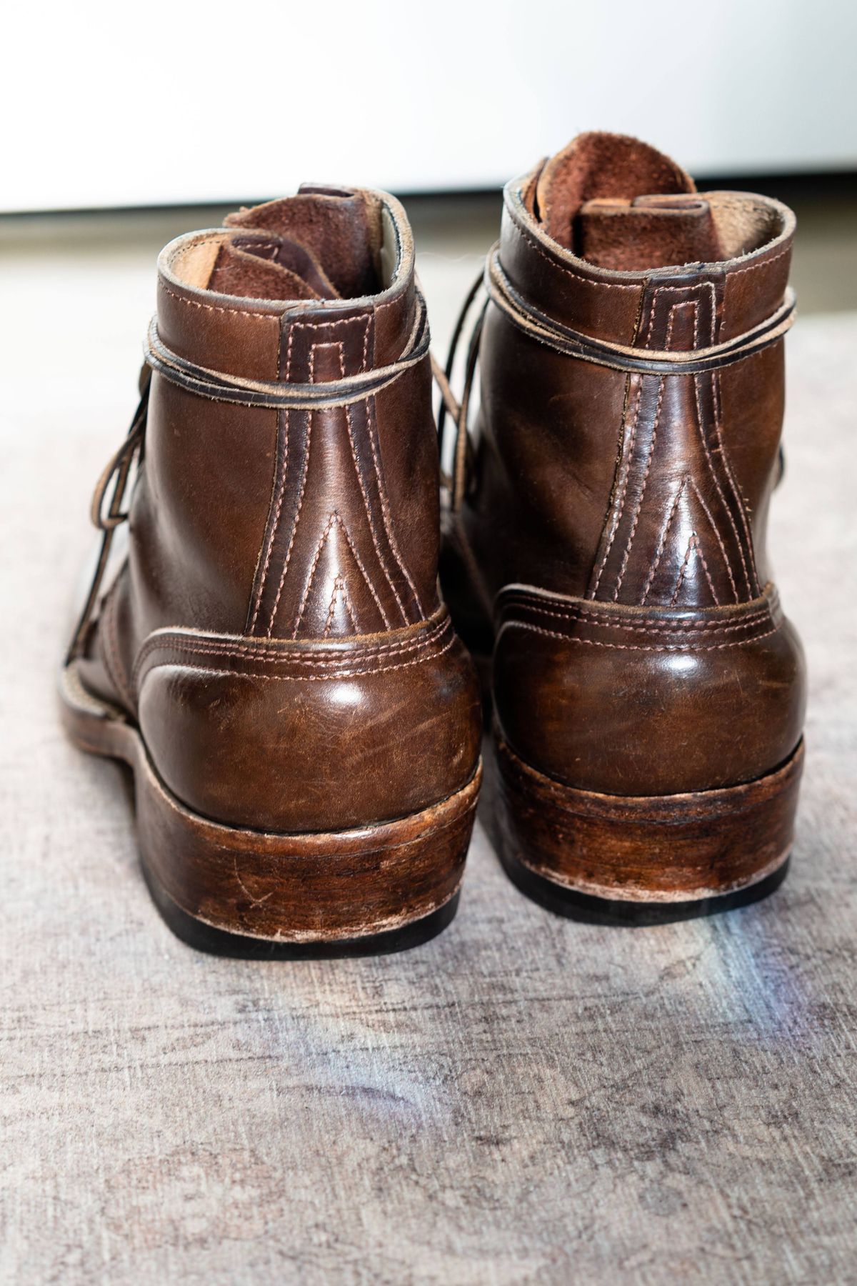 Photo by varnu on February 1, 2023 of the Nicks Robert in Horween Brown Chromexcel.