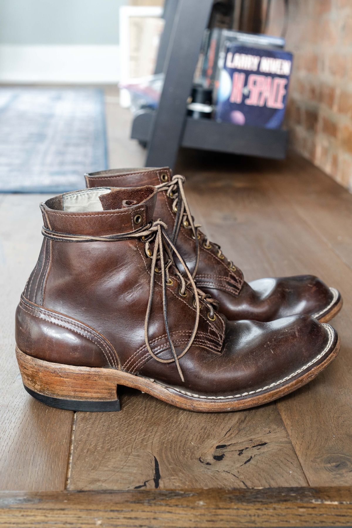 Photo by varnu on April 1, 2023 of the Nicks Robert in Horween Brown Chromexcel.