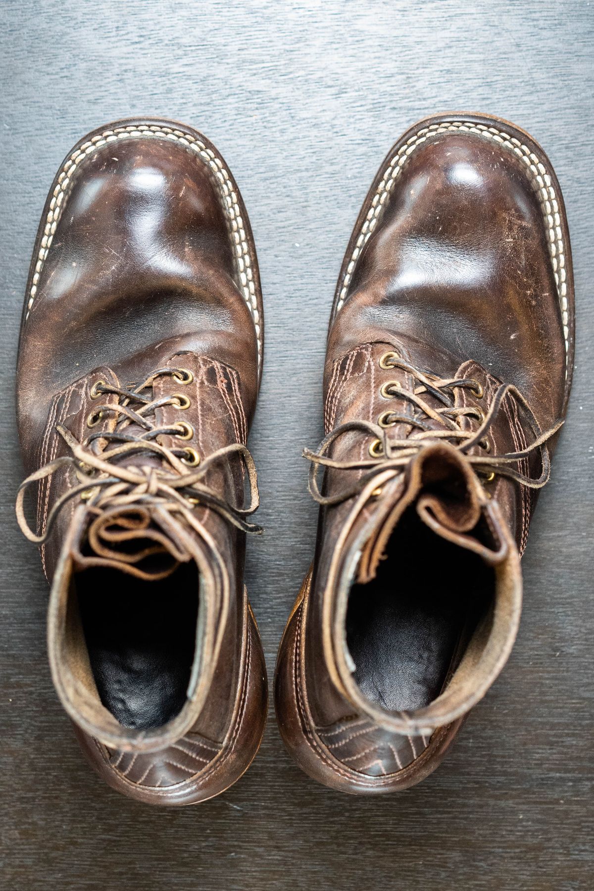 Photo by varnu on April 1, 2023 of the Nicks Robert in Horween Brown Chromexcel.