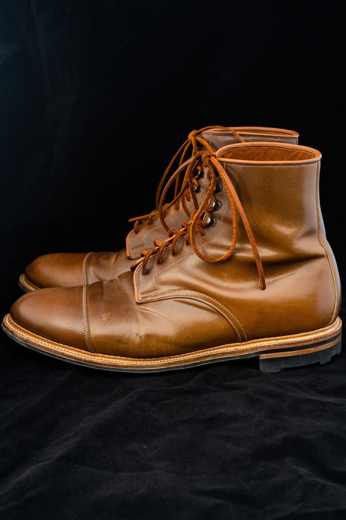 Photo by varnu on November 4, 2022 of the Viberg Halkett in Horween Bourbon Shell Cordovan.