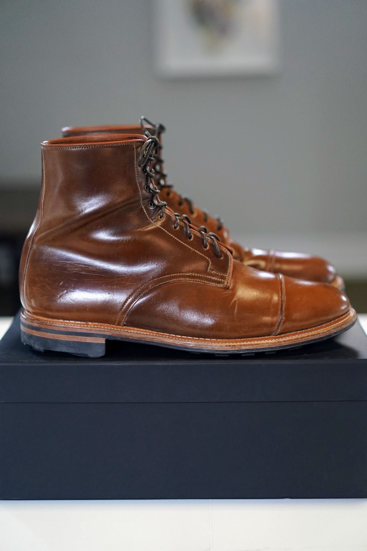 Photo by varnu on February 1, 2023 of the Viberg Halkett in Horween Bourbon Shell Cordovan.