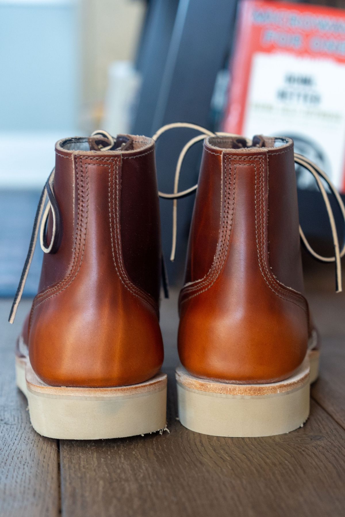 Photo by varnu on October 1, 2023 of the Nicks Free Range in Wickett & Craig Tan Oiled Latigo.