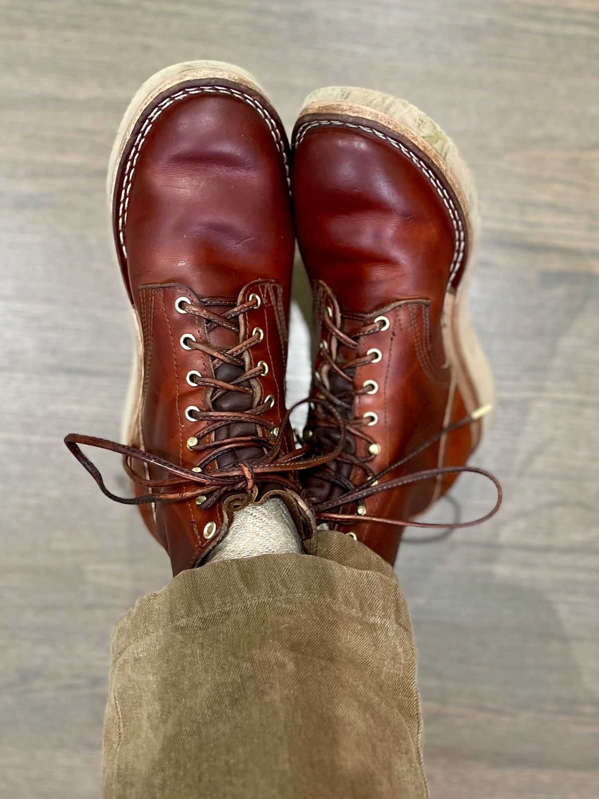 Photo by varnu on October 25, 2023 of the Nicks Free Range in Wickett & Craig Tan Oiled Latigo.