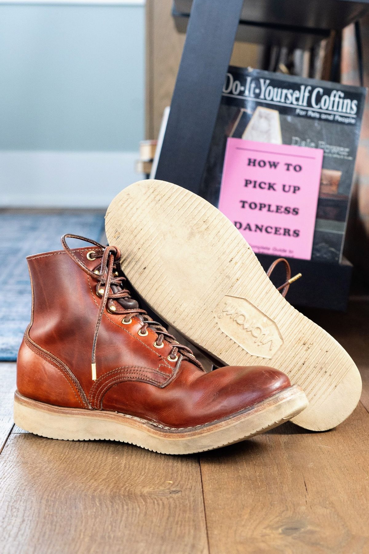 Photo by varnu on December 3, 2023 of the Nicks Free Range in Wickett & Craig Tan Oiled Latigo.