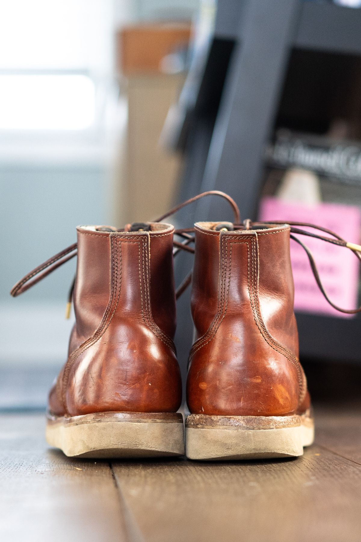 Photo by varnu on December 3, 2023 of the Nicks Free Range in Wickett & Craig Tan Oiled Latigo.