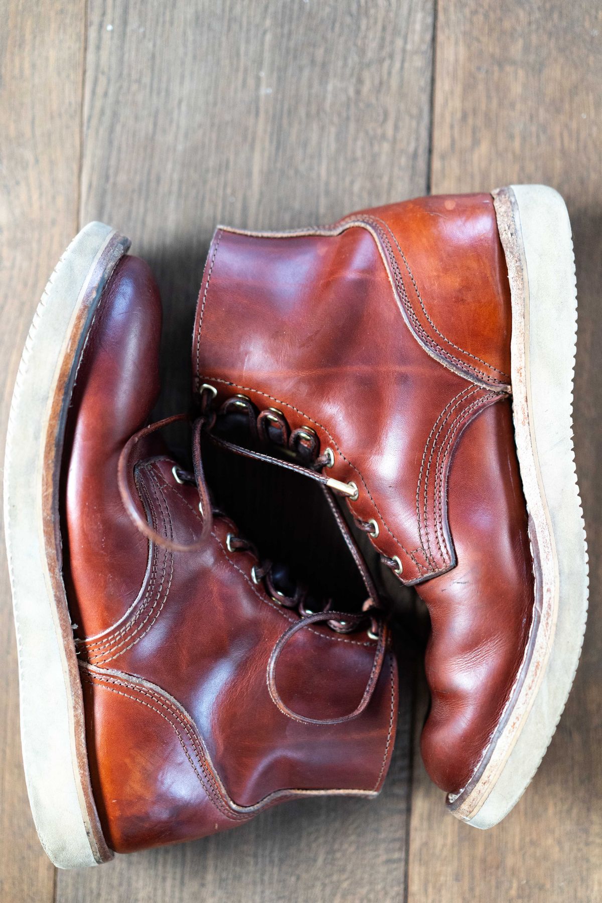 Photo by varnu on December 3, 2023 of the Nicks Free Range in Wickett & Craig Tan Oiled Latigo.