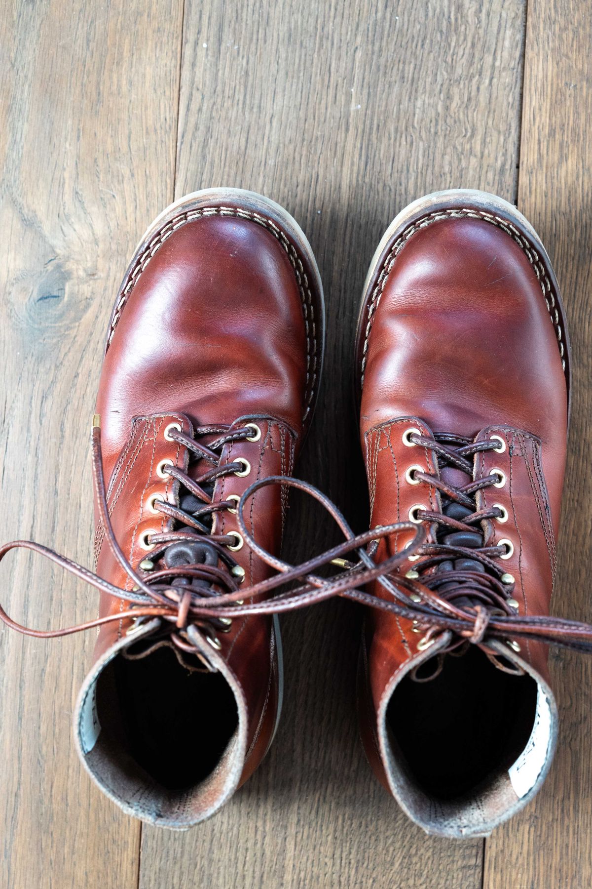 Photo by varnu on December 3, 2023 of the Nicks Free Range in Wickett & Craig Tan Oiled Latigo.