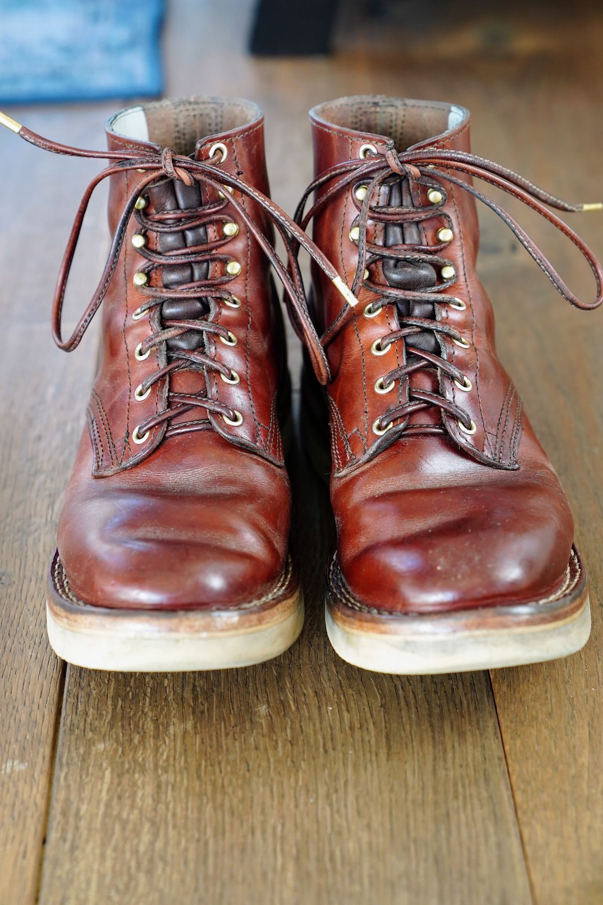 Photo by varnu on January 4, 2024 of the Nicks Free Range in Wickett & Craig Tan Oiled Latigo.