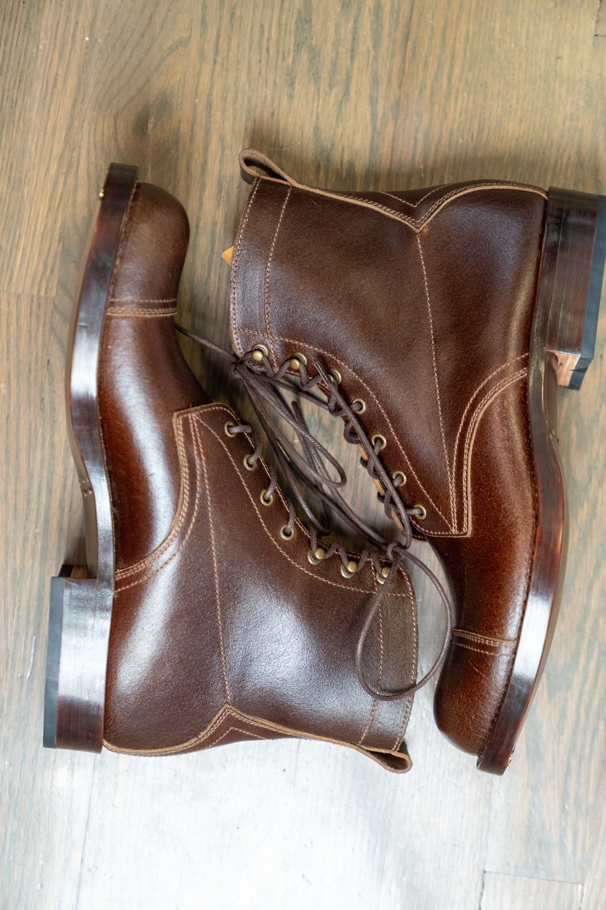 Photo by varnu on October 2, 2025 of the Caswell Boot Company x Fortis in Horween Tan Waxed Flesh.