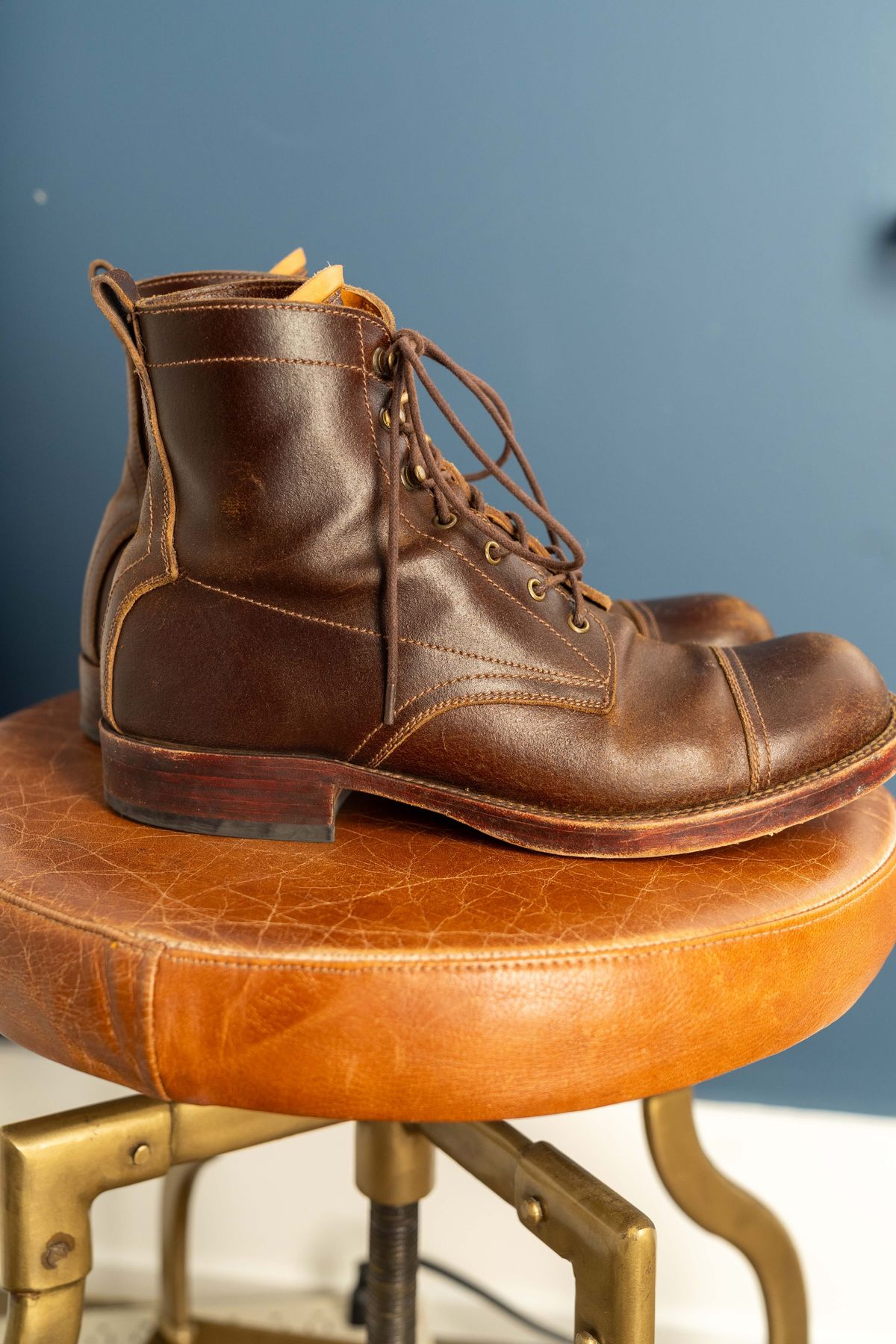 Photo by varnu on November 4, 2025 of the Caswell Boot Company x Fortis in Horween Tan Waxed Flesh.