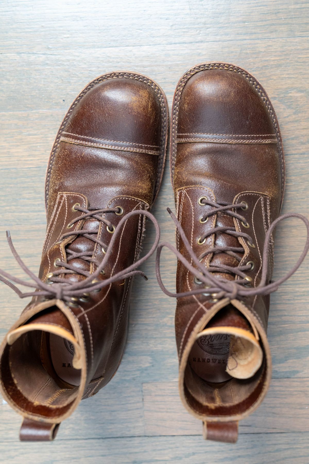 Photo by varnu on November 4, 2025 of the Caswell Boot Company x Fortis in Horween Tan Waxed Flesh.