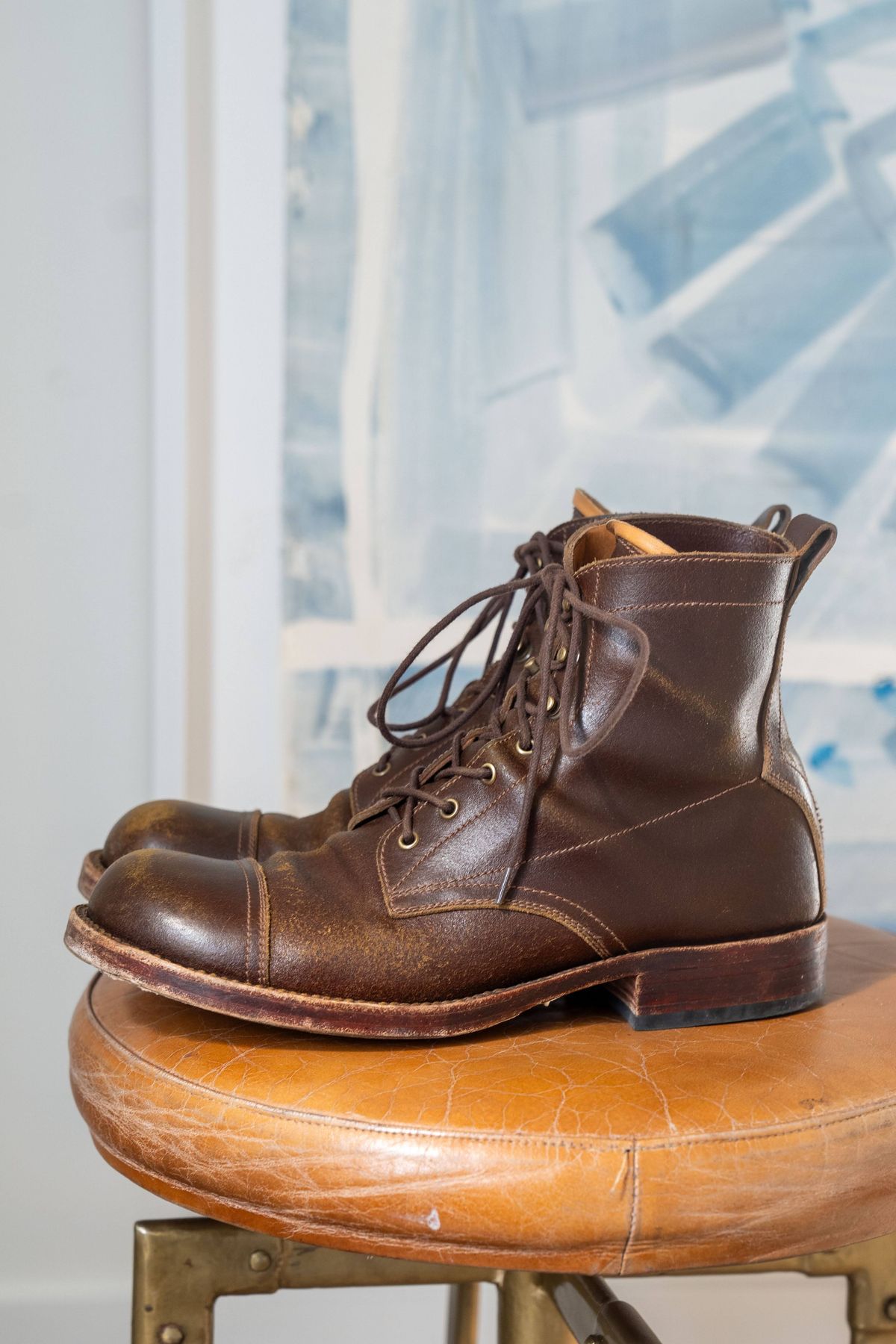 Photo by varnu on December 5, 2025 of the Caswell Boot Company x Fortis in Horween Tan Waxed Flesh.