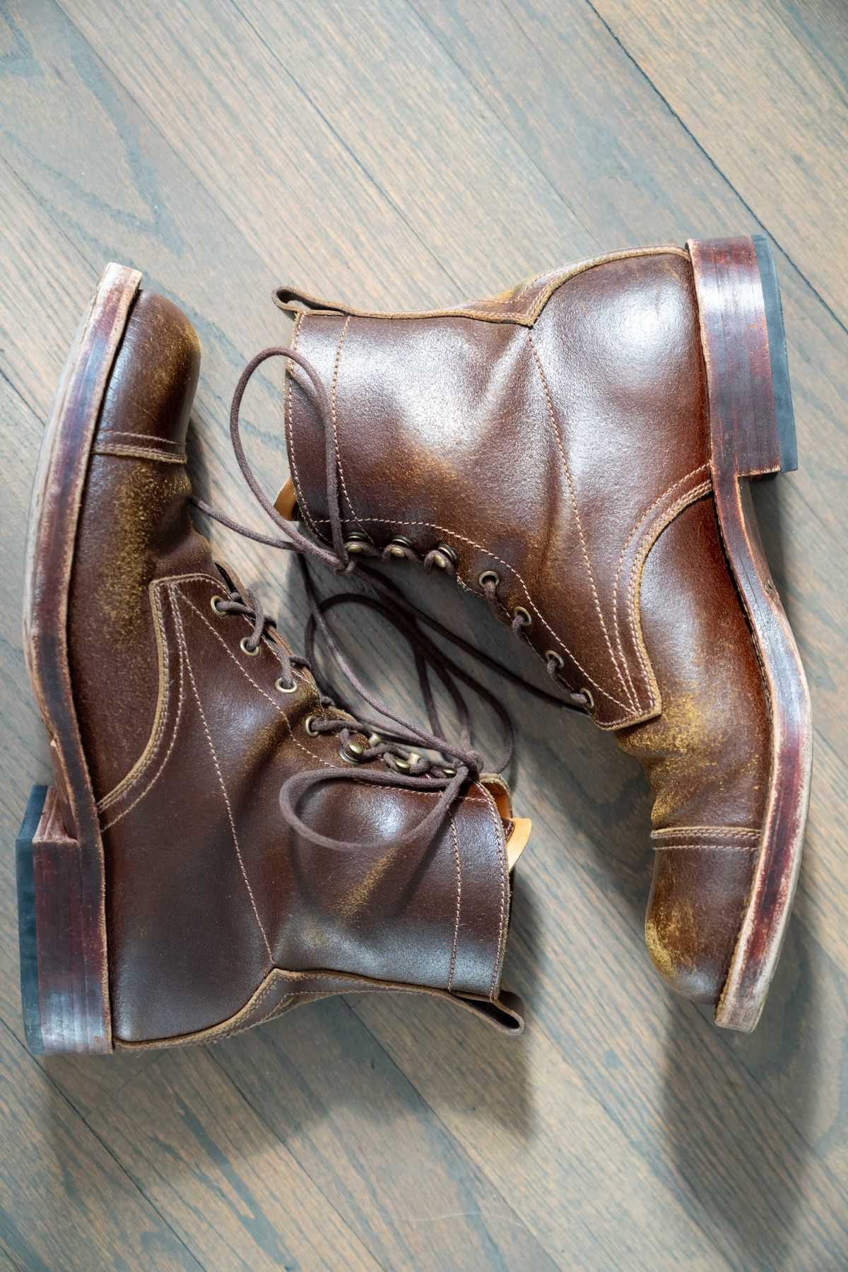 Photo by varnu on December 5, 2025 of the Caswell Boot Company x Fortis in Horween Tan Waxed Flesh.