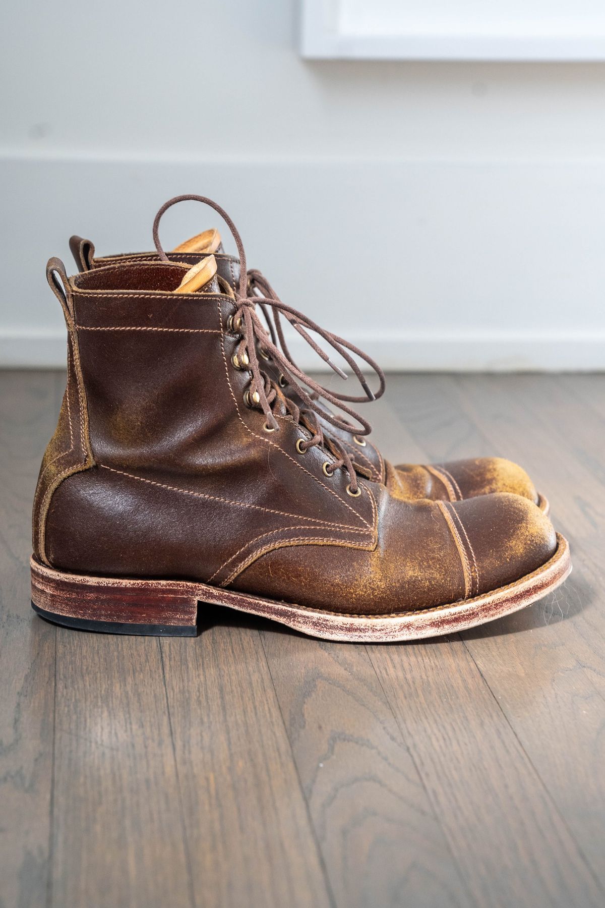 Photo by varnu on January 3, 2026 of the Caswell Boot Company x Fortis in Horween Tan Waxed Flesh.
