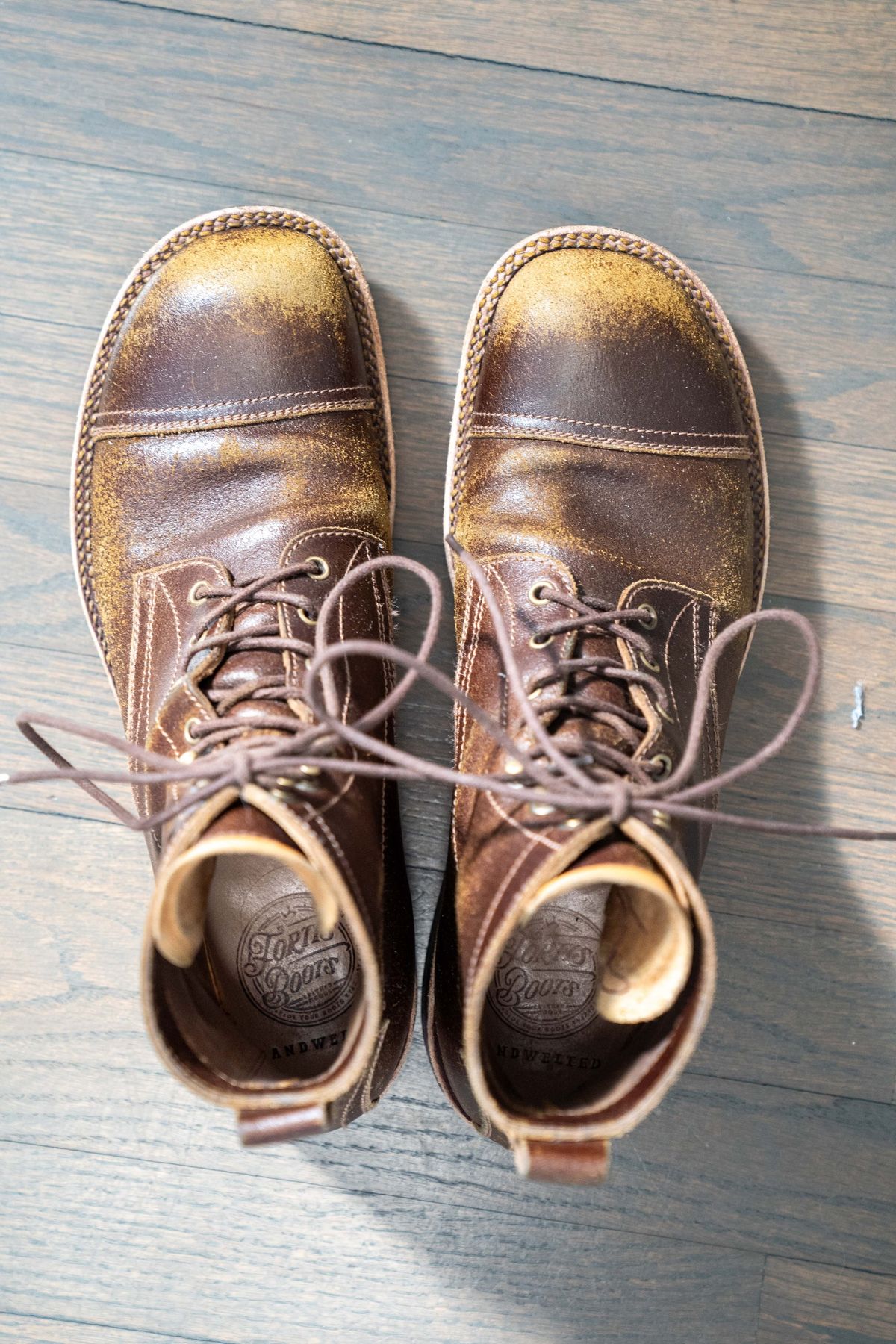 Photo by varnu on January 3, 2026 of the Caswell Boot Company x Fortis in Horween Tan Waxed Flesh.