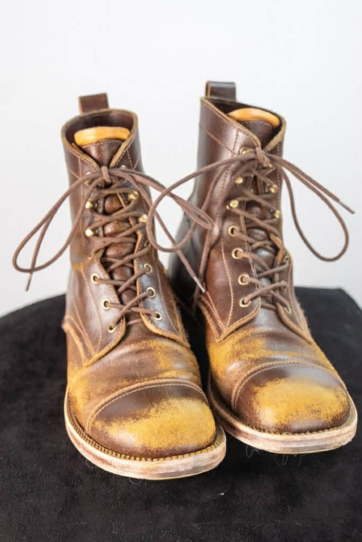 Photo by varnu on February 3, 2026 of the Caswell Boot Company x Fortis in Horween Tan Waxed Flesh.