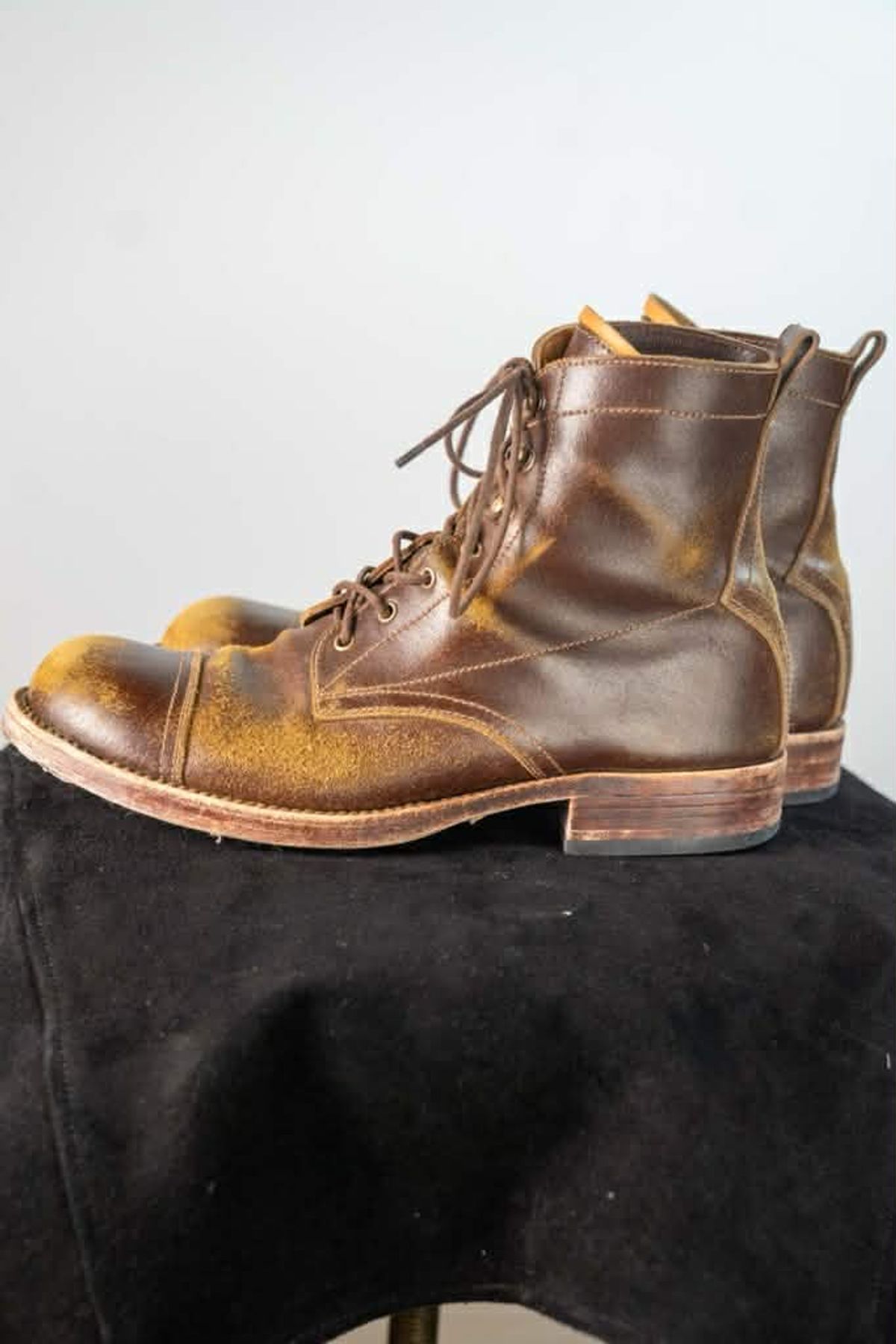 Photo by varnu on February 3, 2026 of the Caswell Boot Company x Fortis in Horween Tan Waxed Flesh.