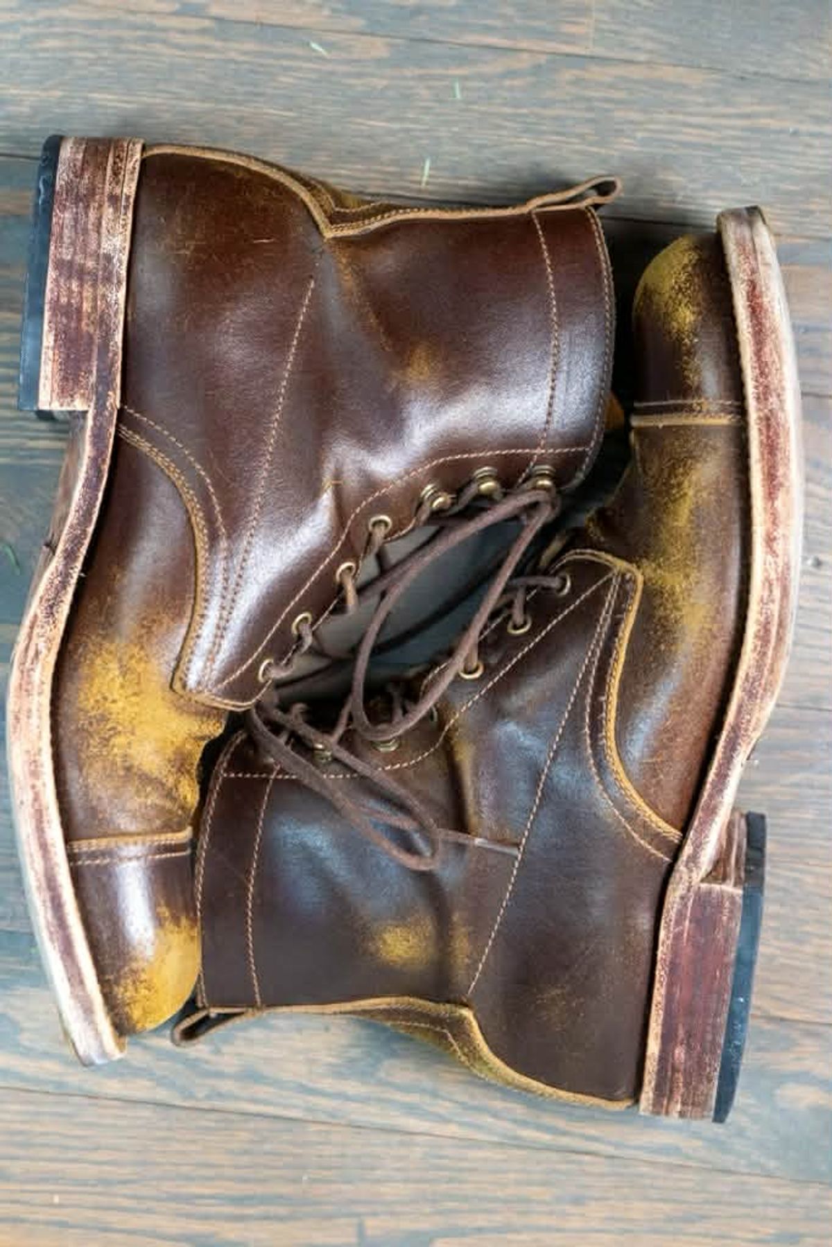 Photo by varnu on February 3, 2026 of the Caswell Boot Company x Fortis in Horween Tan Waxed Flesh.