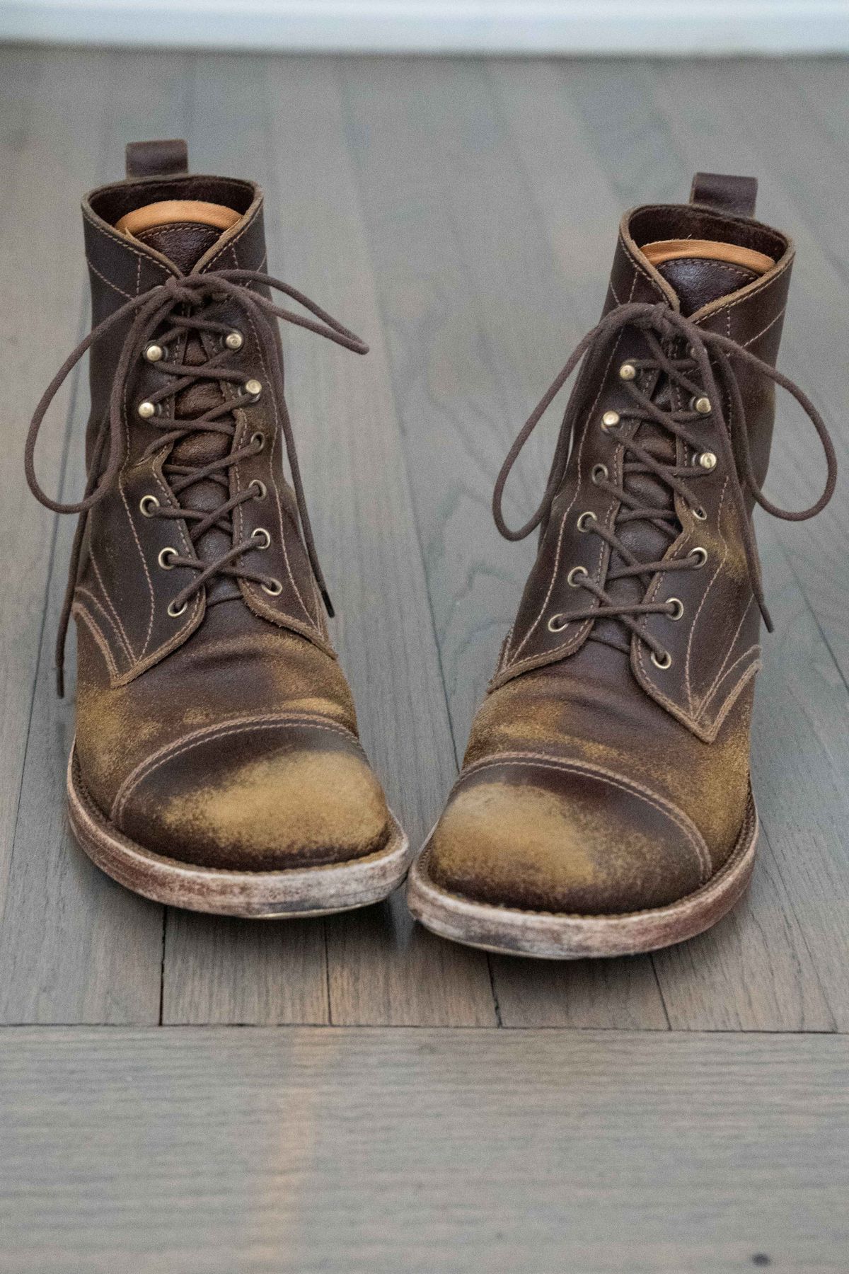 Photo by varnu on March 6, 2026 of the Caswell Boot Company x Fortis in Horween Tan Waxed Flesh.