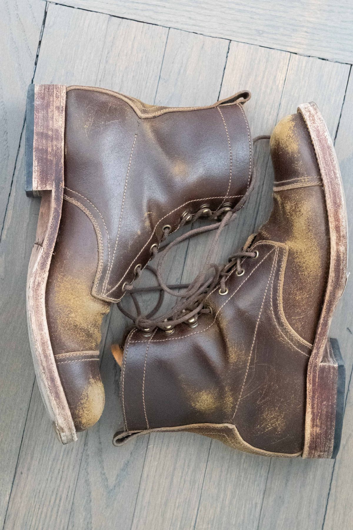 Photo by varnu on March 6, 2026 of the Caswell Boot Company x Fortis in Horween Tan Waxed Flesh.