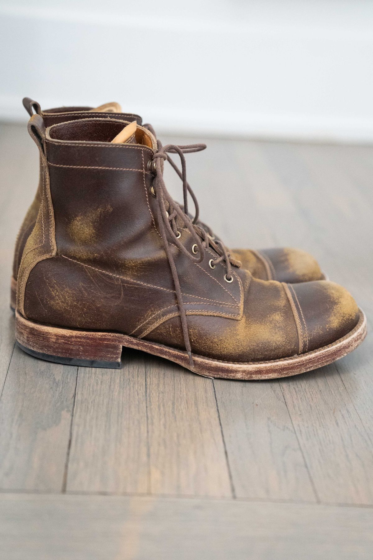 Photo by varnu on March 6, 2026 of the Caswell Boot Company x Fortis in Horween Tan Waxed Flesh.