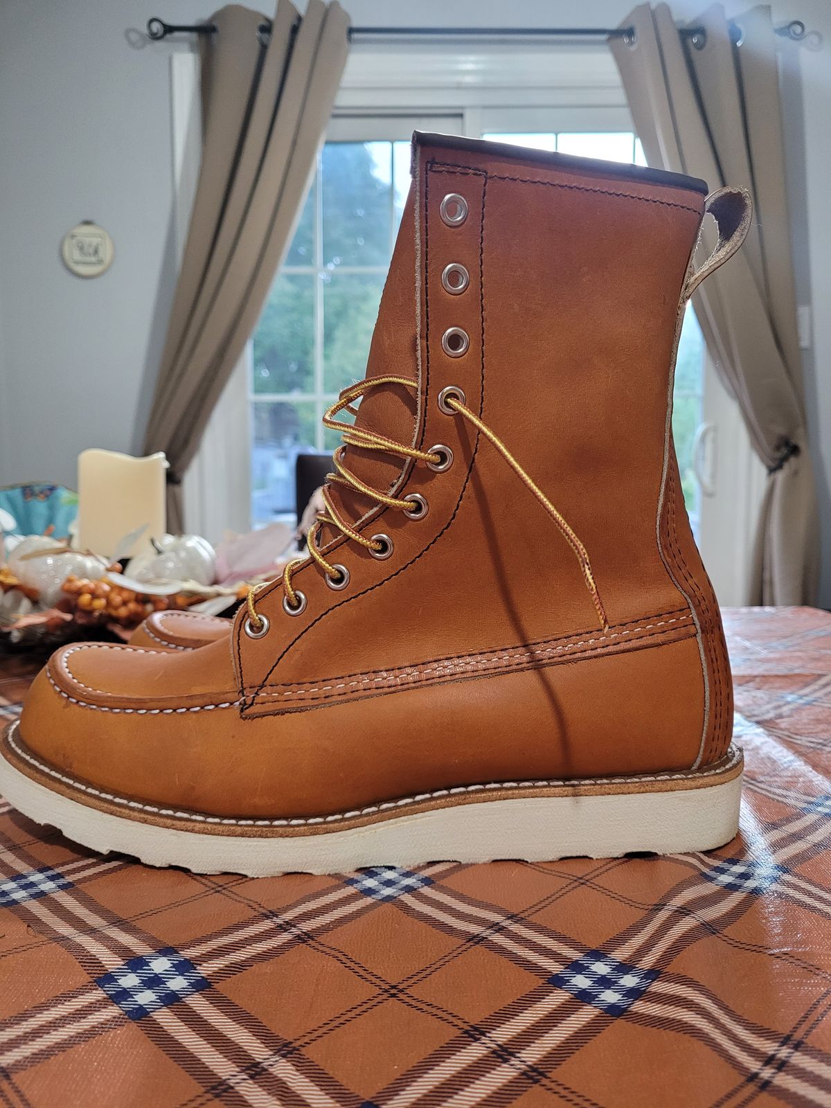 Photo by hicksmat on October 1, 2022 of the Red Wing 8-Inch Classic Moc in S.B. Foot Oro Legacy.