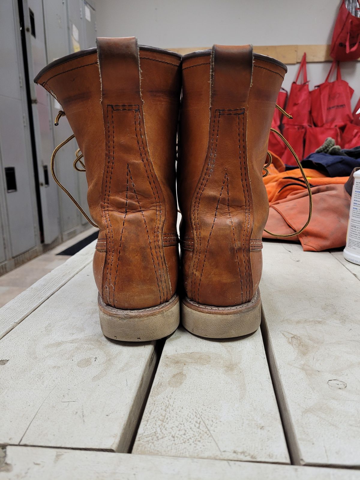 Photo by hicksmat on December 5, 2022 of the Red Wing 8-Inch Classic Moc in S.B. Foot Oro Legacy.