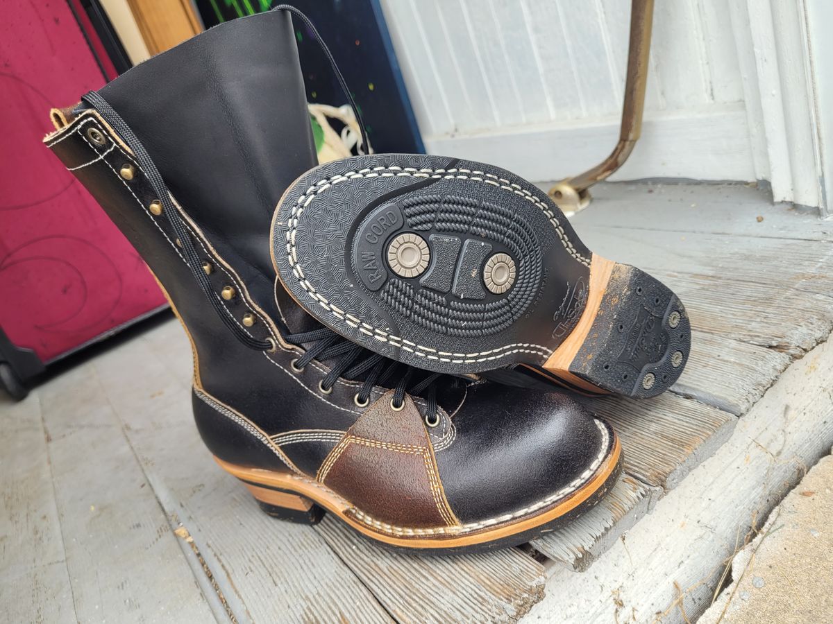 Photo by Schmittworks on September 24, 2024 of the Frank's Boots Lace-To-Toe in Horween Black Waxed Flesh & Horween Cinnamon Waxed Flesh.