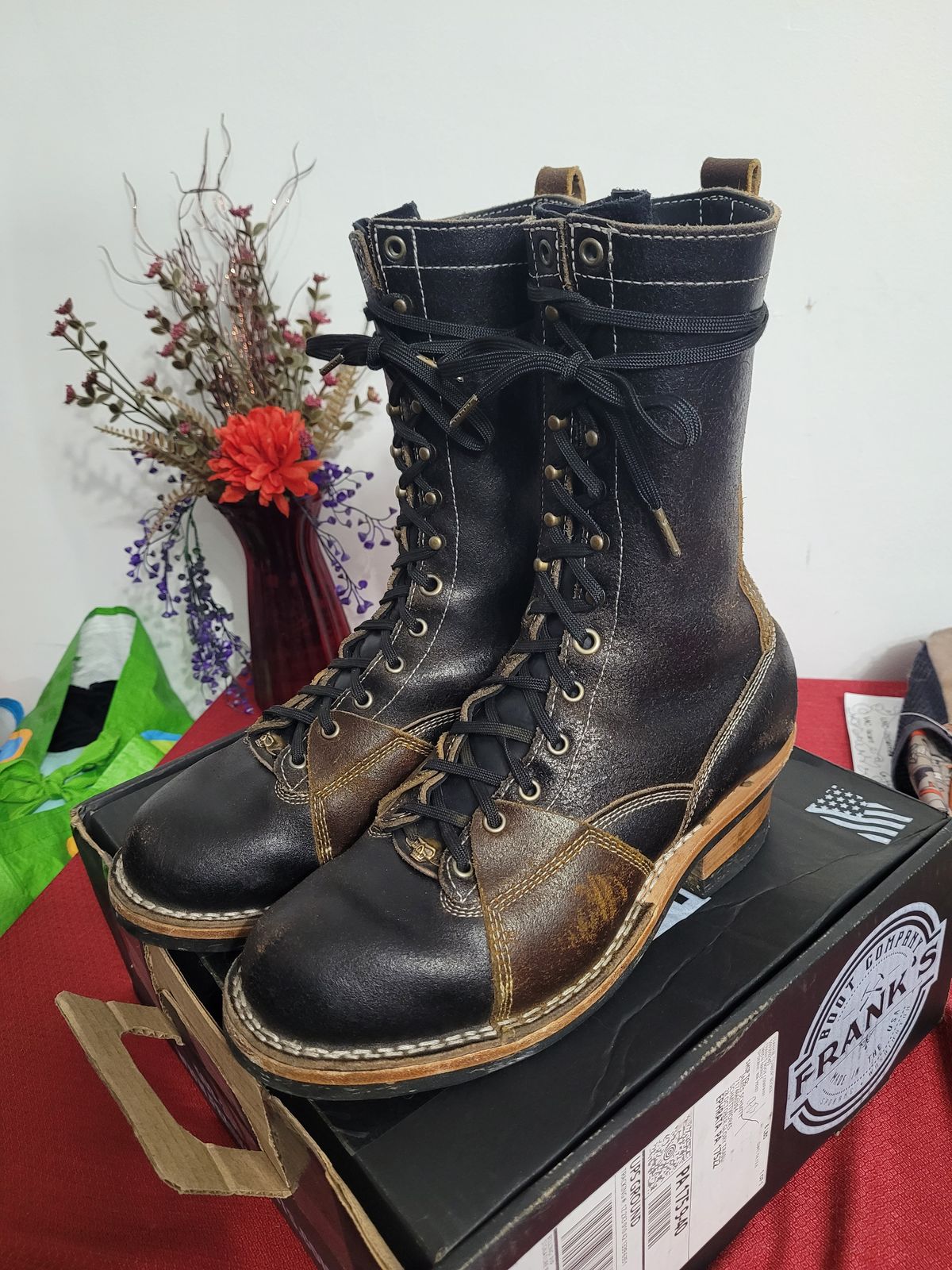 Photo by Schmittworks on November 4, 2024 of the Frank's Boots Lace-To-Toe in Horween Black Waxed Flesh & Horween Cinnamon Waxed Flesh.