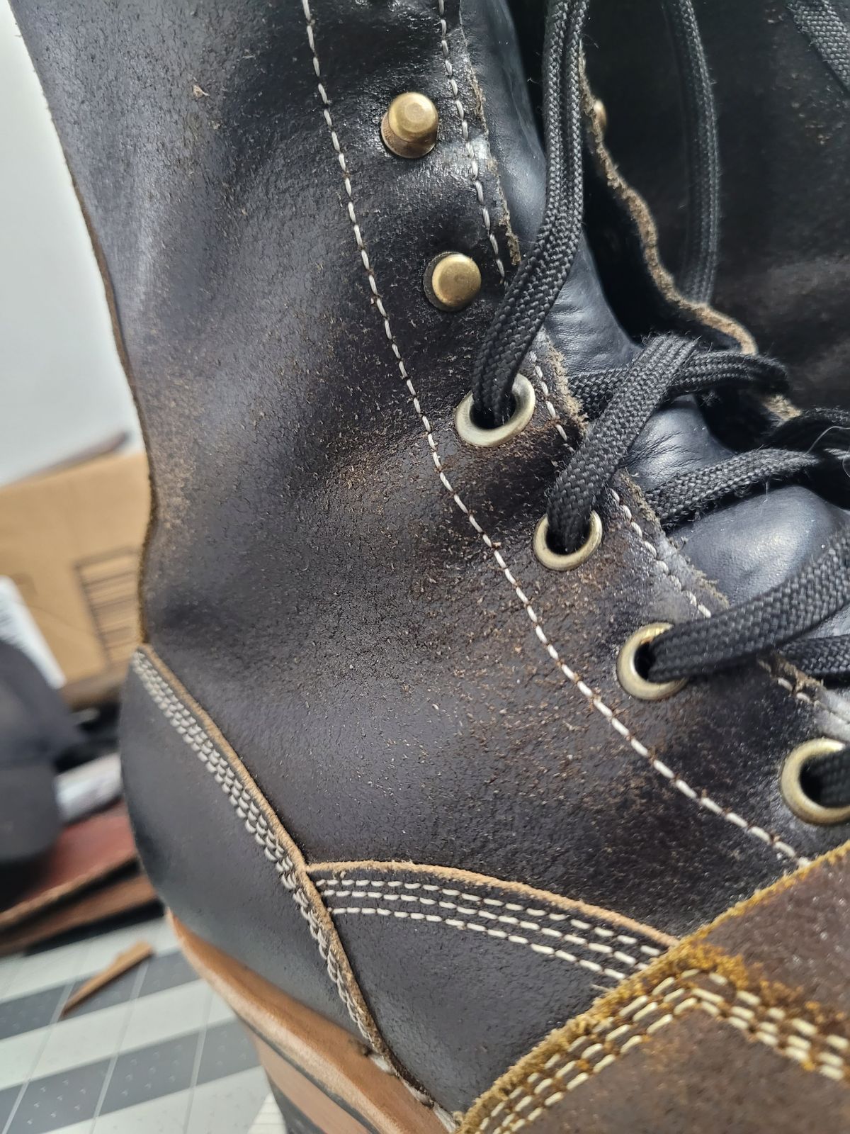 Photo by Schmittworks on November 19, 2024 of the Frank's Boots Lace-To-Toe in Horween Black Waxed Flesh & Horween Cinnamon Waxed Flesh.