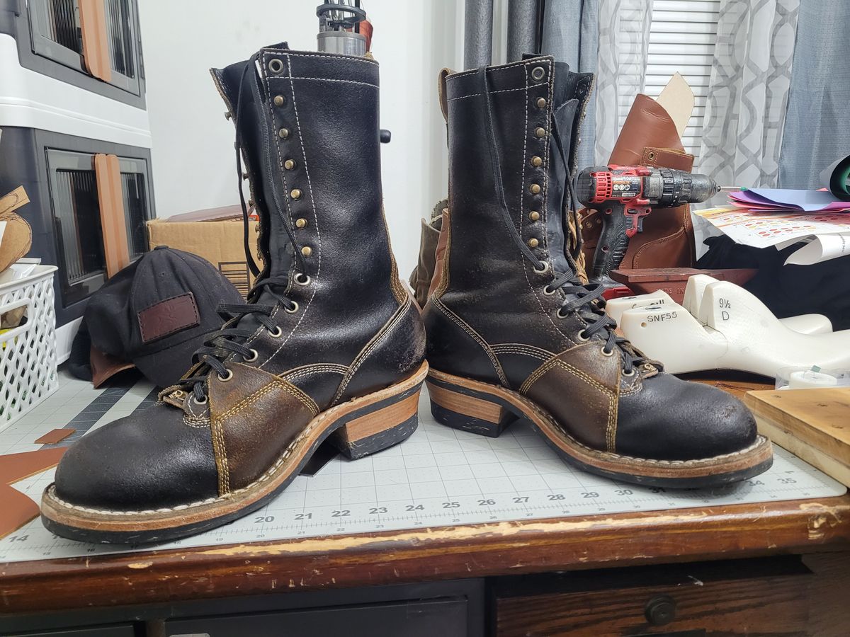 Photo by Schmittworks on November 19, 2024 of the Frank's Boots Lace-To-Toe in Horween Black Waxed Flesh & Horween Cinnamon Waxed Flesh.